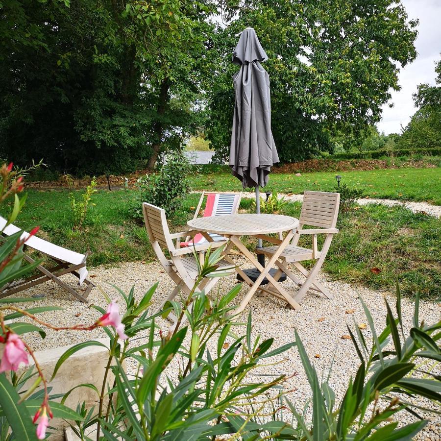 Au Gray Du Temps Suspendu Bed and Breakfast Pleslin-Trigavou Eksteriør billede