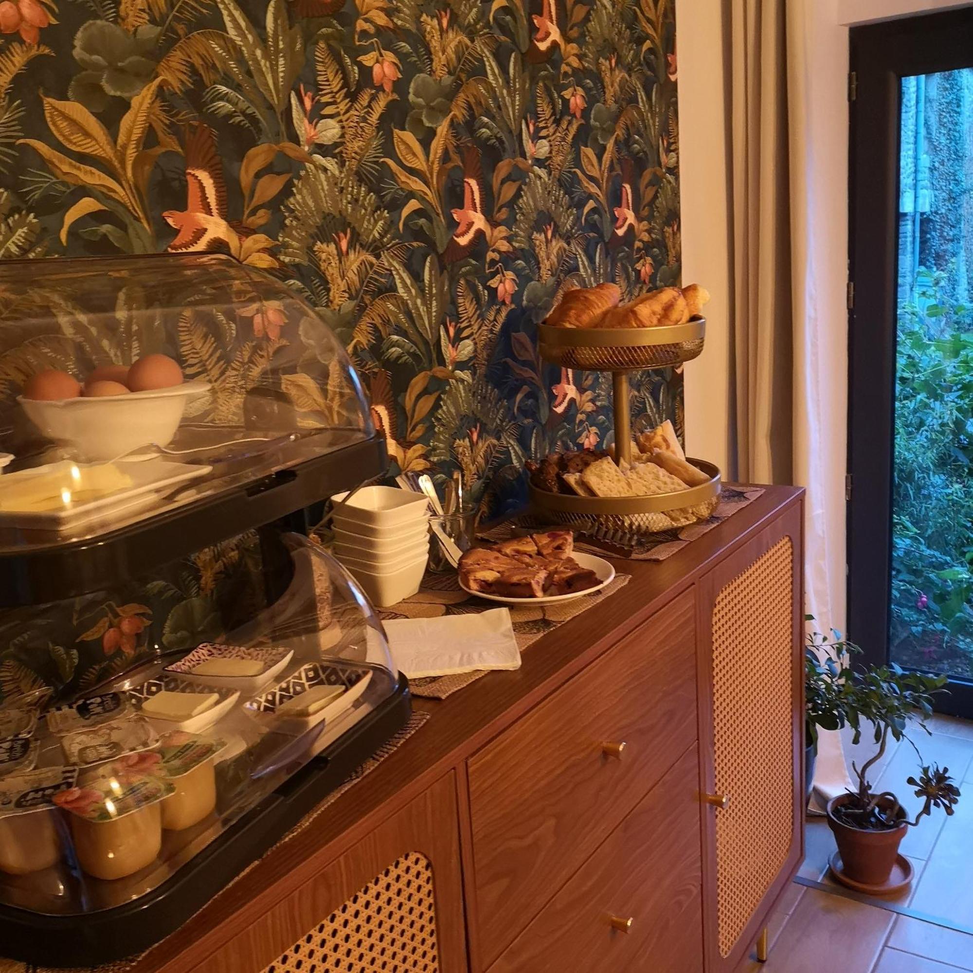 Au Gray Du Temps Suspendu Bed and Breakfast Pleslin-Trigavou Eksteriør billede
